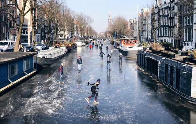 amsterdam robbert esser 0qbUHzgxwBU unsplash cropped 640x406